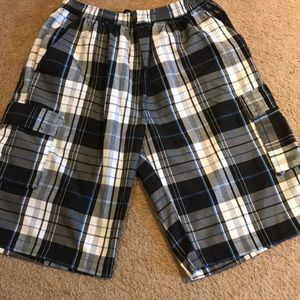 Men’s drawstring cargo shorts